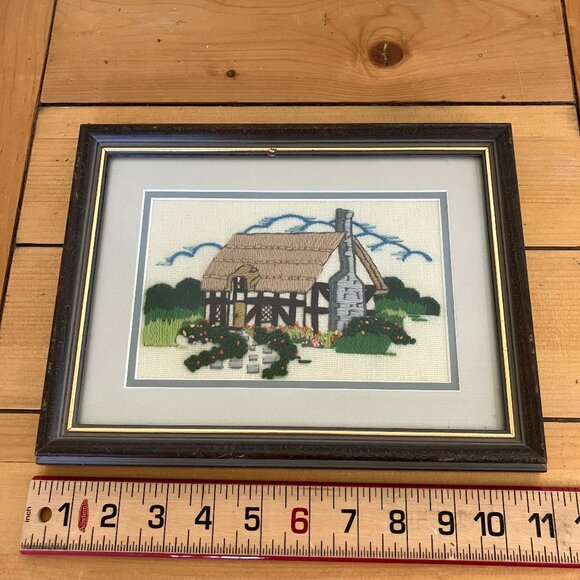 English Tatched Cottage Crewel Embroidery Completed Framed Picture 8.25x10.75" - Picture 3 of 6
